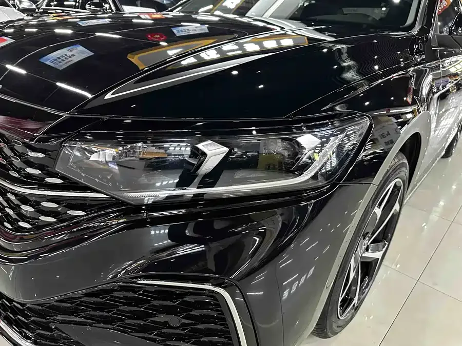 Volkswagen Passat 2026 Passat Outstanding Edition 380TSI Starry Sky Dragon Edition 2026 — миниатюра 5