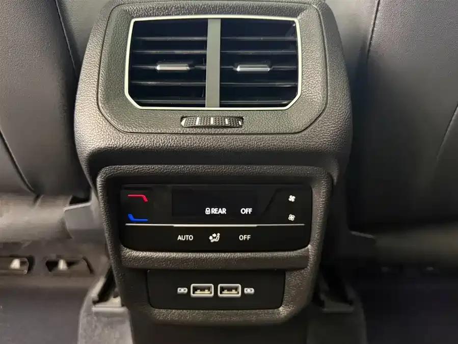 Volkswagen Tayron Tanyue 2023 280TSI 2WD Luxury Plus Advanced Edition 2023 — миниатюра 4