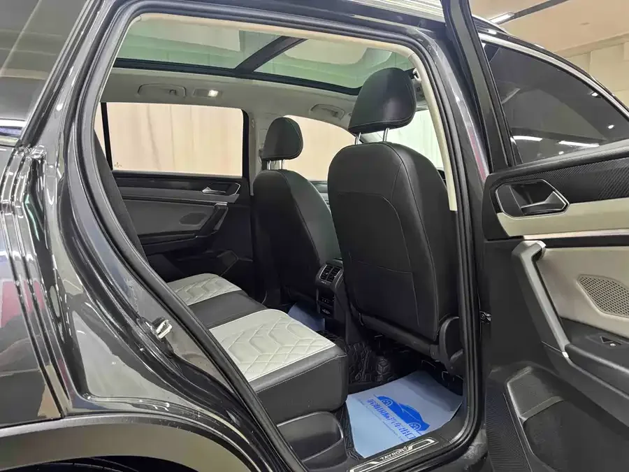 Volkswagen Tayron Tanyue 2023 280TSI 2WD Luxury Plus Advanced Edition 2022 — миниатюра 3