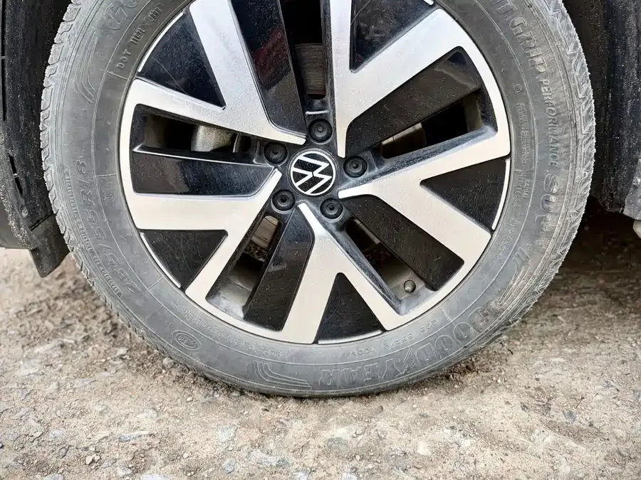 Volkswagen Tayron Tanyue 2023 280TSI 2WD Luxury Plus Advanced Edition 2022 — миниатюра 3