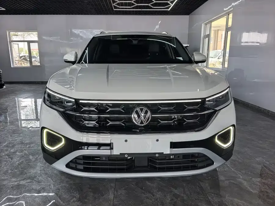 Volkswagen Tayron Tanyue 2023 280TSI 2WD Luxury Plus Advanced Edition 2023 — фото 1, купить с доставкой в Москву