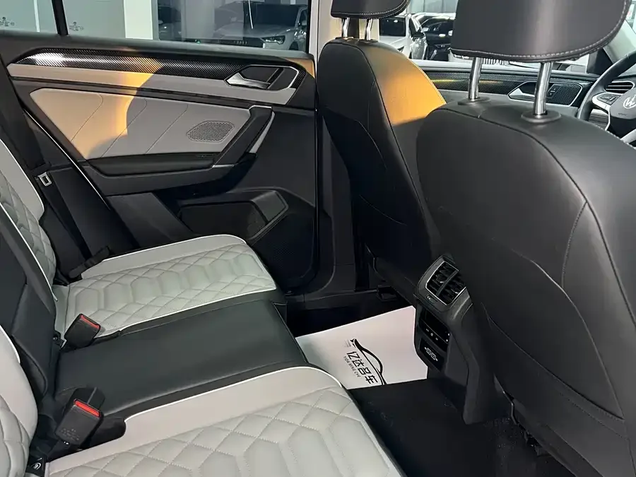 Volkswagen Tayron Tanyue 2023 280TSI 2WD Luxury Plus Advanced Edition 2022 — миниатюра 5
