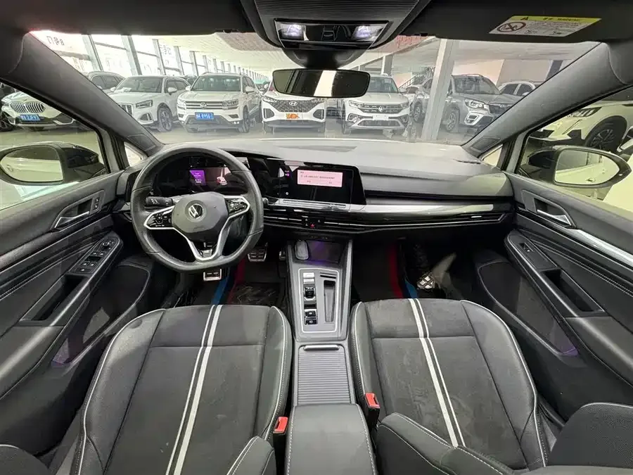 Volkswagen golf Golf 2021 280TSI DSG R-Line 2022 — миниатюра 3