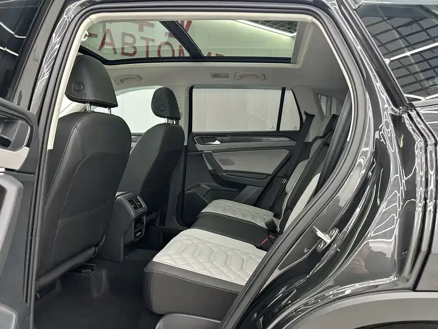 Volkswagen Tayron Tanyue 2023 280TSI 2WD Luxury Plus Advanced Edition 2022 — миниатюра 2