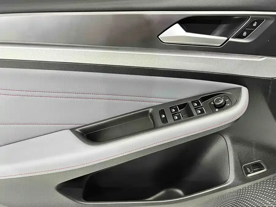 Volkswagen Lamando 2022 Lingdu Lingdu L 280TSI DSG Cool Edition 2022 — миниатюра 3