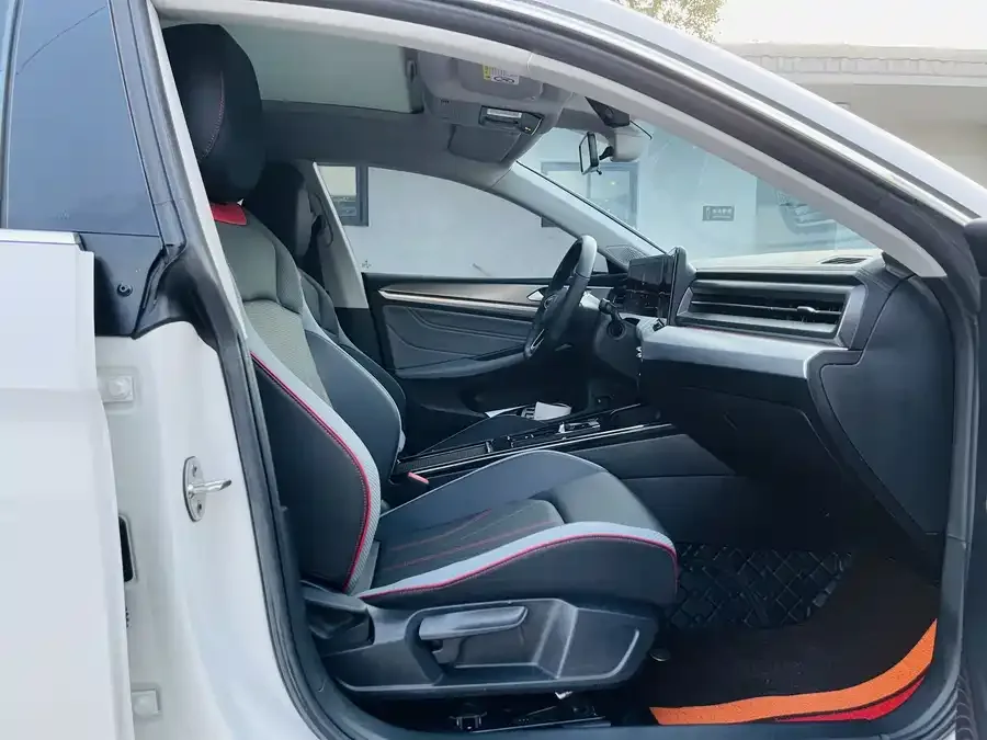 Volkswagen Lamando 2023 Lingdu Lingdu L 280TSI DSG Cool Edition 2023 — миниатюра 5