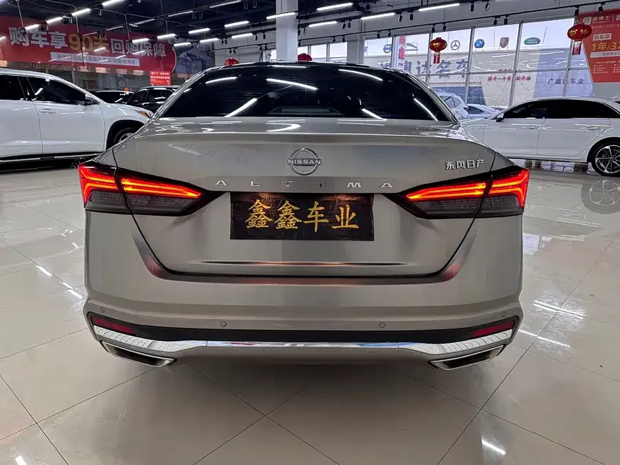 Nissan Altima Teana 2022 2.0L XL-Upr Premium Edition 2023 — миниатюра 4