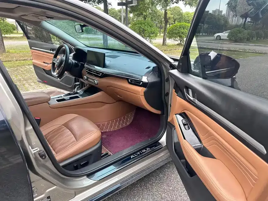 Nissan Altima Teana 2022 2.0L XL-Upr Premium Edition 2024 — миниатюра 5