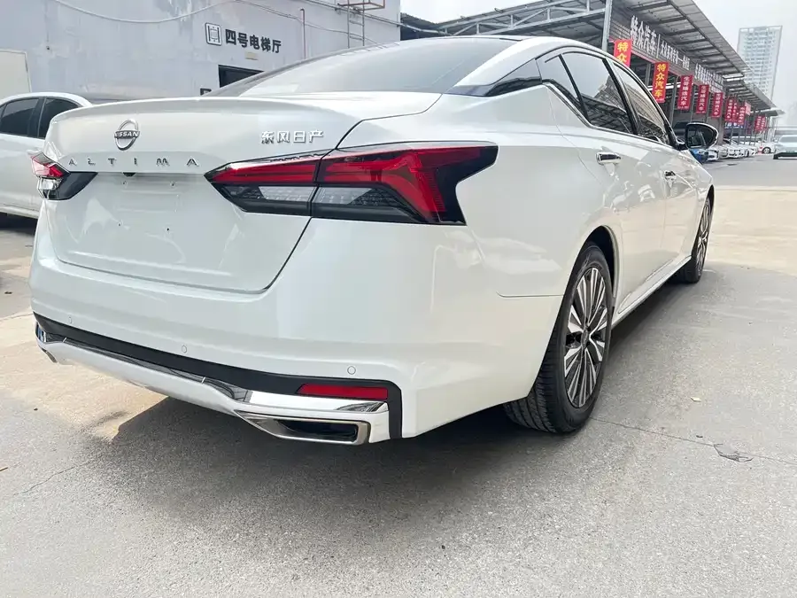 Nissan Altima Teana 2022 2.0L XL-Upr Premium Edition 2023 — миниатюра 2