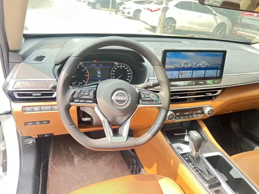 Nissan Altima Teana 2022 2.0L XL-Upr Premium Edition 2023 — миниатюра 3