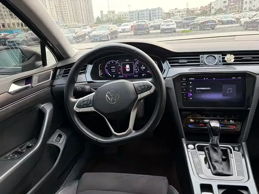 Volkswagen Magotan Magotan 2021 330TSI DSG 30th Anniversary Edition 2022 — миниатюра 4