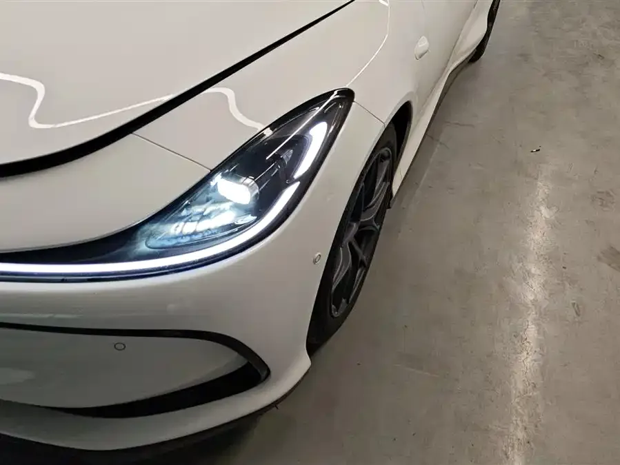 Zhiji L6 Zhiji L6 2024 Max Long Range Edition 2025 — миниатюра 5