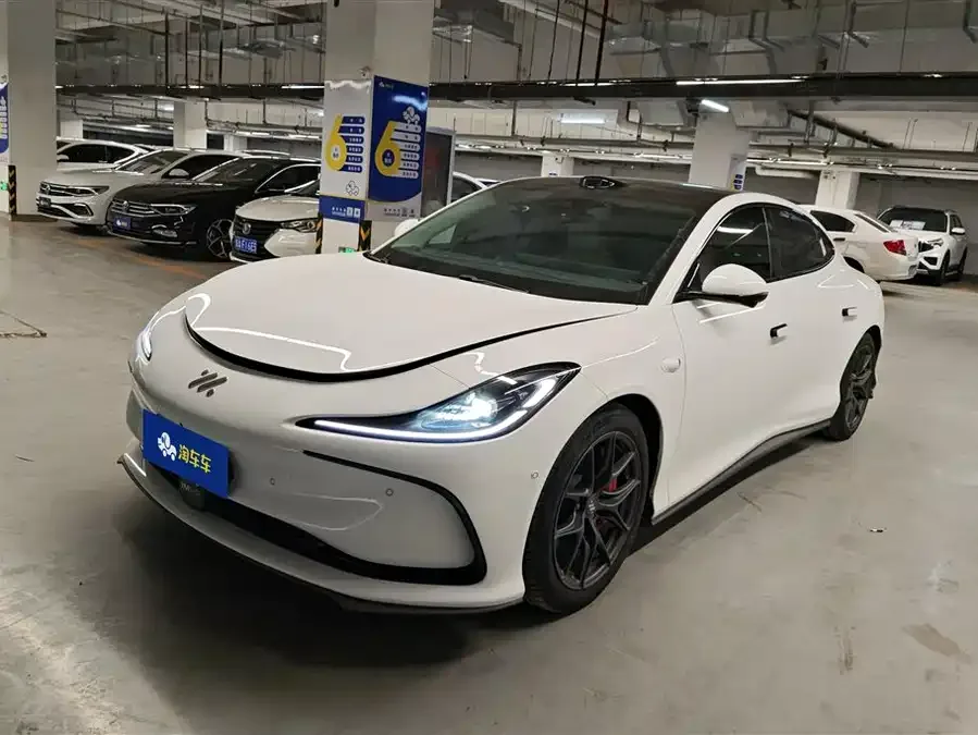 Zhiji L6 Zhiji L6 2024 Max Long Range Edition 2025 — фото 1, купить с доставкой в Москву