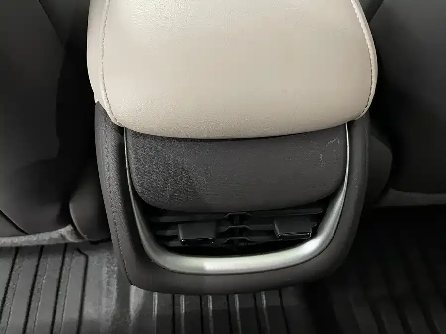 Zhiji L6 Zhiji L6 2024 Max Standard Edition 2025 — миниатюра 3