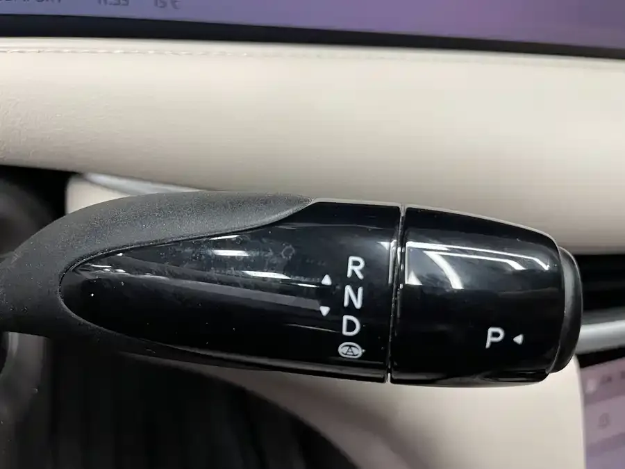 Zhiji L6 Zhiji L6 2024 Max Standard Edition 2025 — миниатюра 4