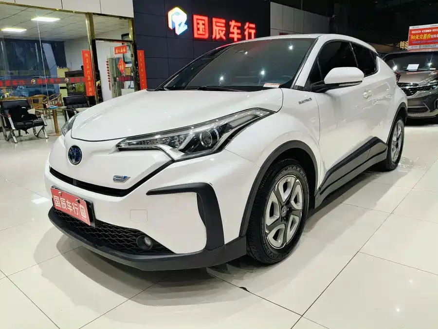 Toyota C-HR EV 2020 Luxury Sunroof Edition 2022 — фото 1, купить с доставкой в Москву