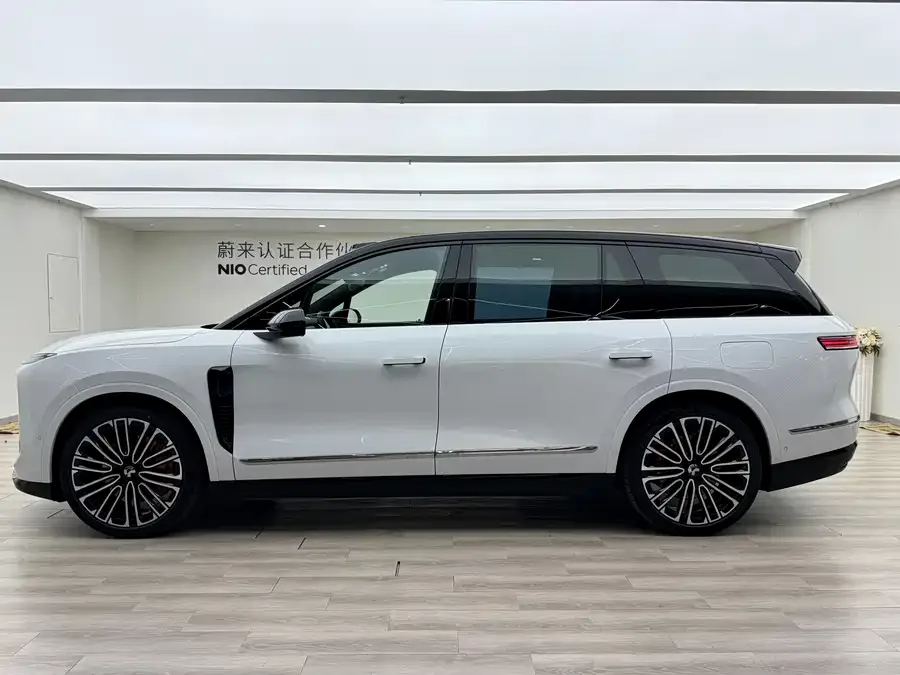 NIO ES8 NIO ES8 2026 Six-Seat Executive Signature Edition 2026 — миниатюра 2