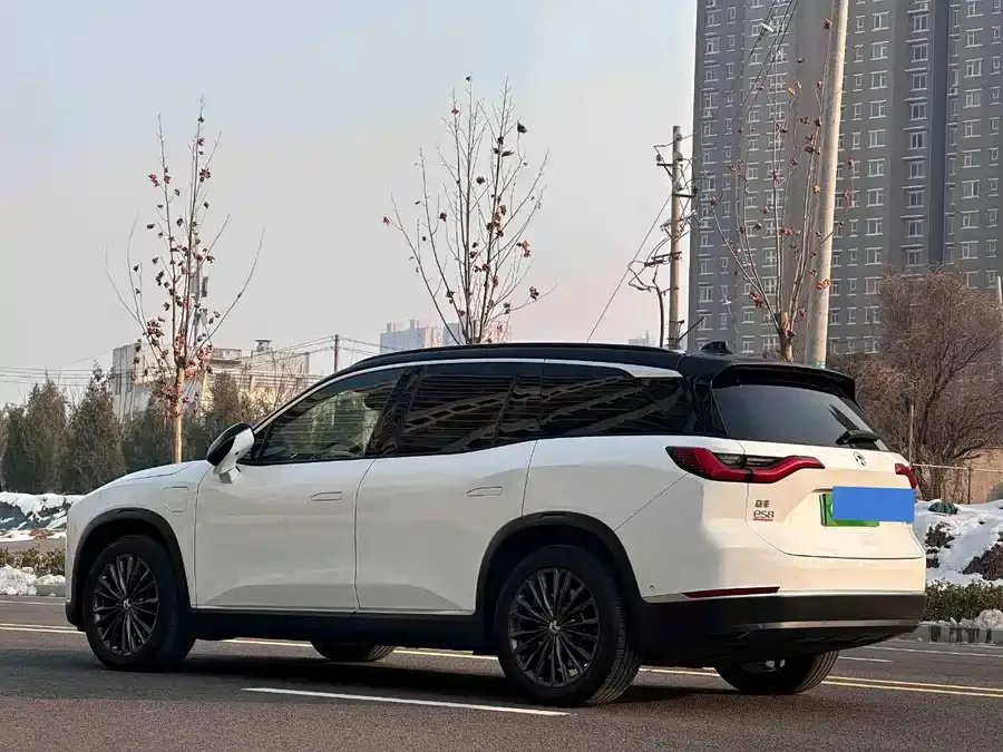 NIO ES8 NIO ES8 2022 100kWh Six-seat Edition 2022 — миниатюра 5