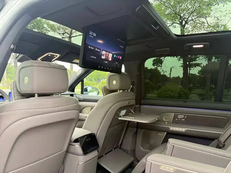 NIO ES8 NIO ES8 2026 Six-Seat Executive Signature Edition 2026 — миниатюра 2