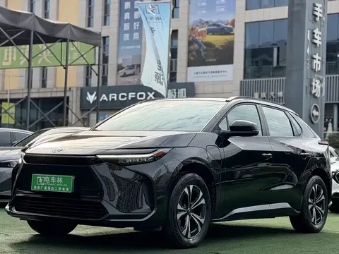 Toyota GAC bZ4X 2023 купить в Москве