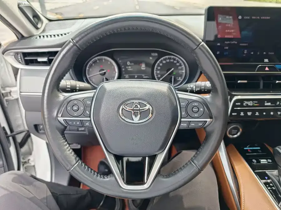 Toyota Venza Venza 2022 2.0L CVT 2WD Premium Edition 2022 — миниатюра 4