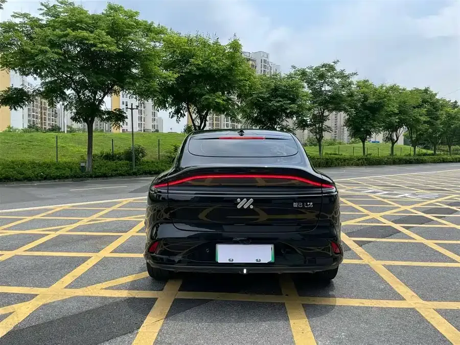 IM Motors LS6 Zhiji LS6 2023 Max Standard Edition 2023 — миниатюра 2