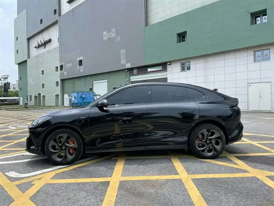 IM Motors LS6 Zhiji LS6 2023 Max Standard Edition 2023 — миниатюра 4