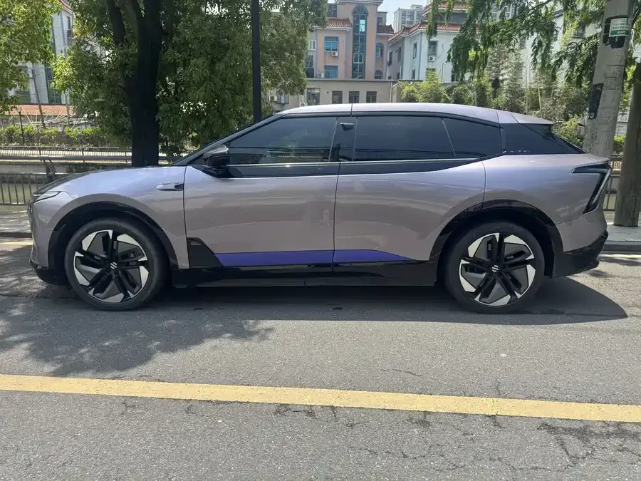 HiPhi Y Gaohe HiPhi Y 2023 560km Pioneer Edition 2023 — миниатюра 4