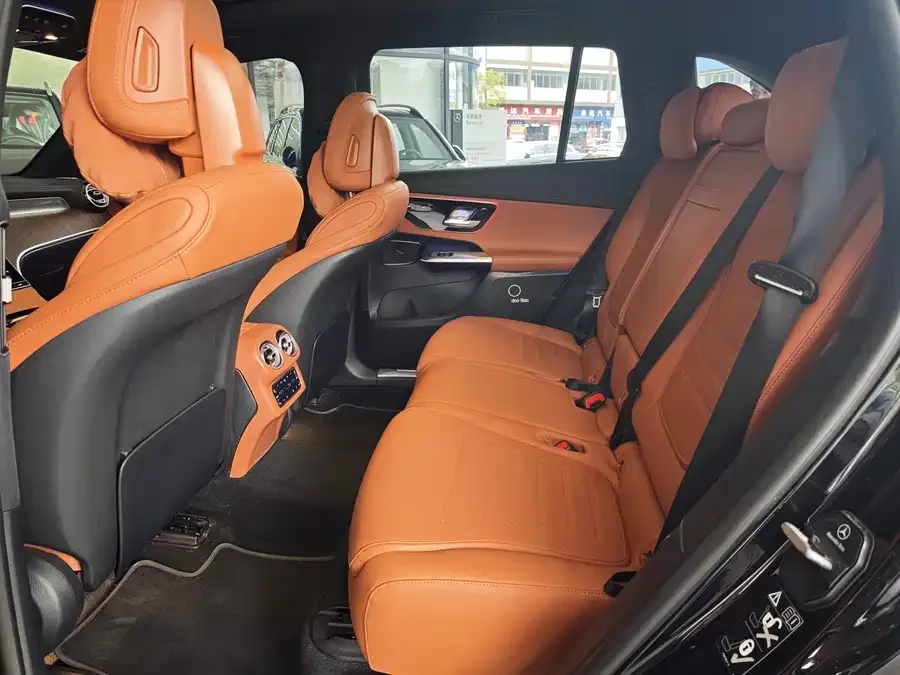 Mercedes-Benz GLC-Class Mercedes-Benz GLC 2025 GLC 300 L 4MATIC Dynamic 7-seater 2024 — миниатюра 3