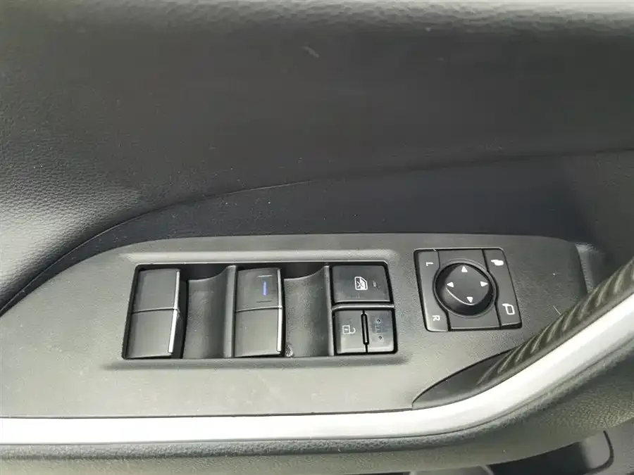 Toyota RAV4 Rongfang Hybrid E+ RAV4 Rongfang Dual Engine E+ 2021 2.5L four-wheel drive flagship Pro 2022 — миниатюра 3
