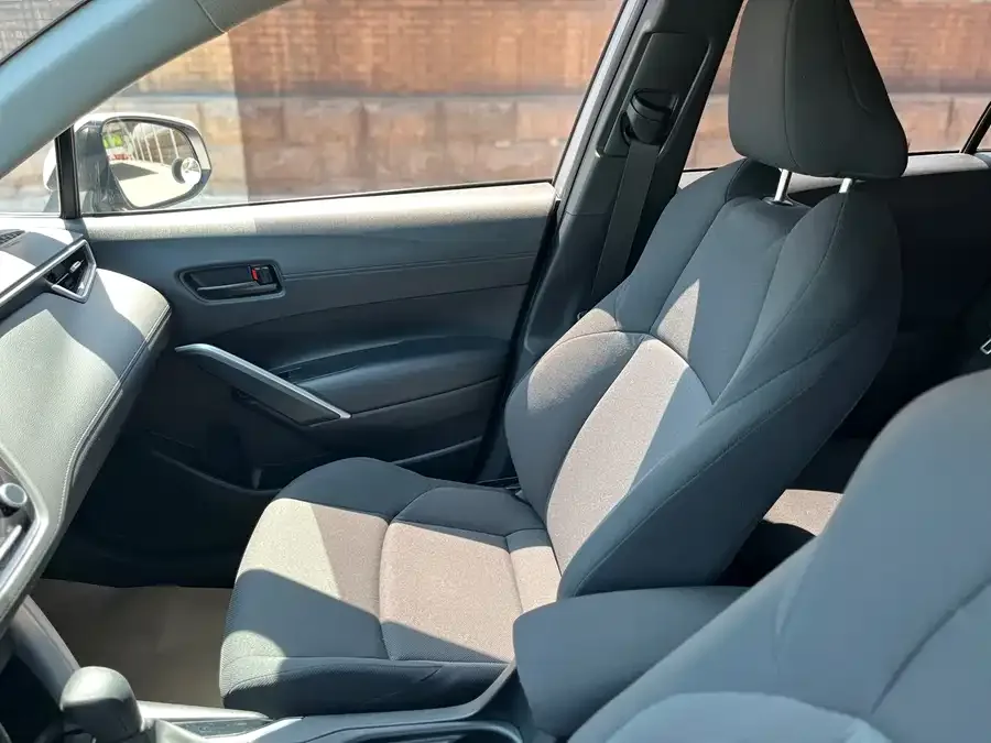 Toyota Frontlander Fenglanda 2022 2.0L CVT Elite Edition 2022 — миниатюра 3