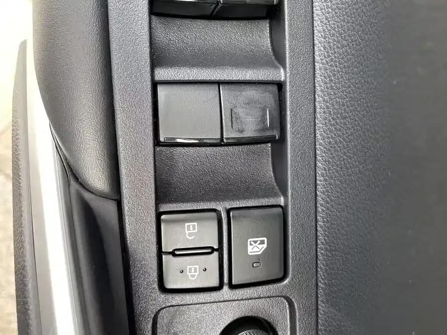 Toyota Frontlander Fenglanda 2023 2.0L CVT Elite Edition 2023 — миниатюра 5