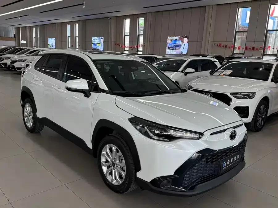 Toyota Frontlander Fenglanda 2023 2.0L CVT Leading Edition 2023 — фото 1, купить с доставкой в Москву