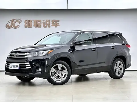 Toyota Highlander 2022 buy in Moscow
