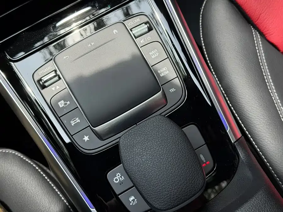 Mercedes-Benz GLB AMG Mercedes-Benz GLB AMG 2023 AMG GLB 35 4MATIC 2023 — миниатюра 3