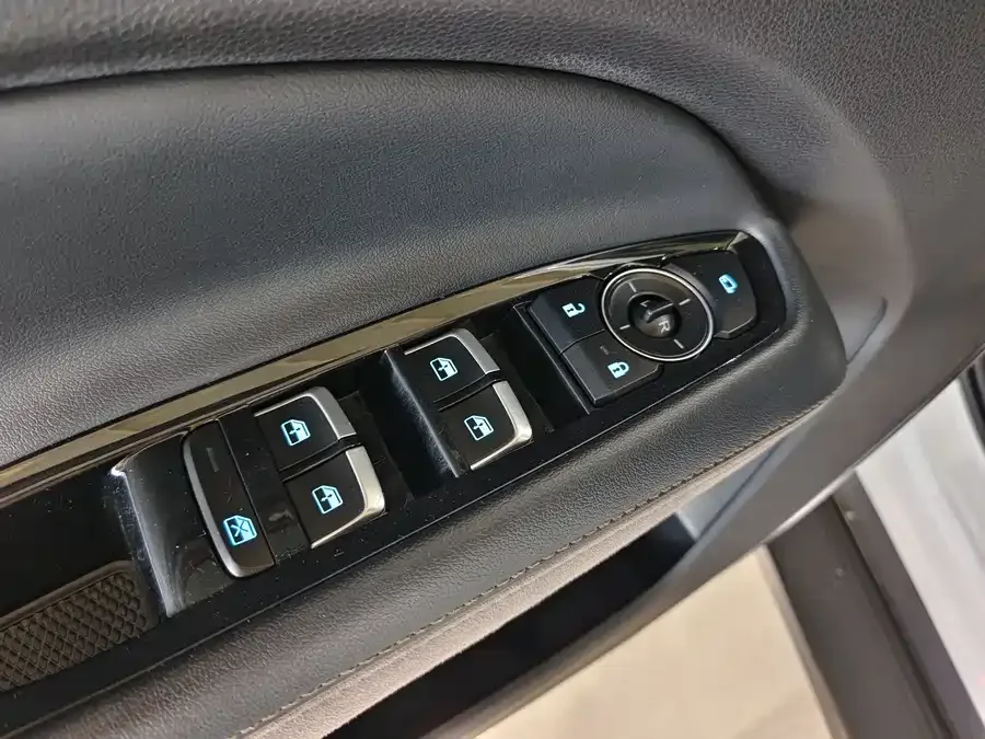 Ford Lingyu Lingyu 2023 EcoBoost 225 Premium 7-seater (2/3/2) 2024 — миниатюра 3