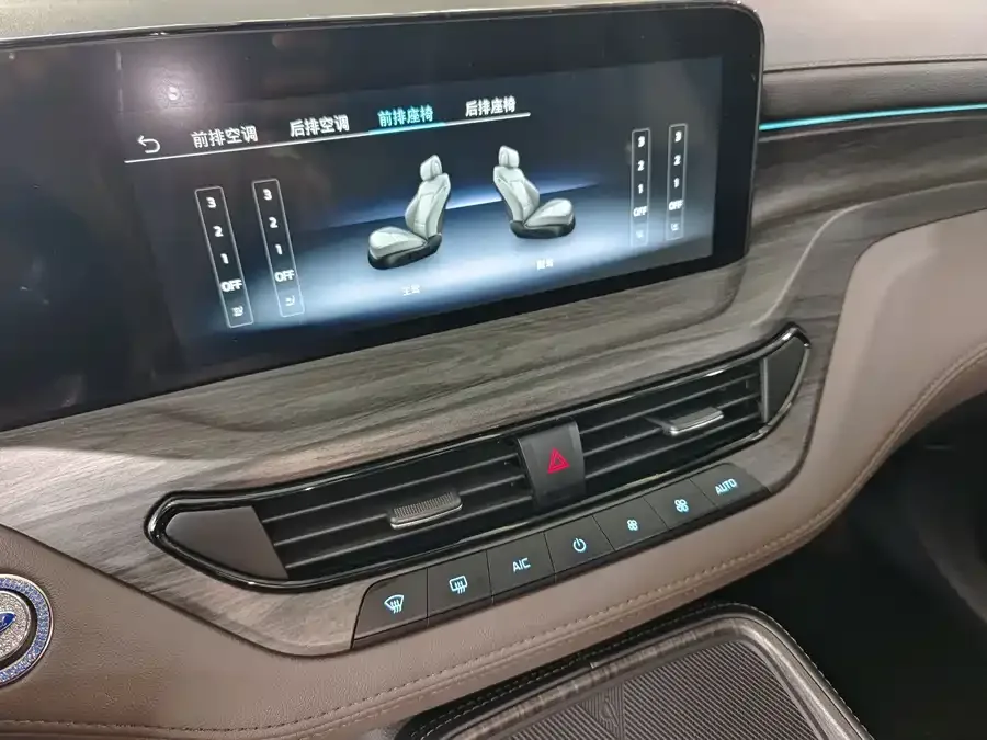 Ford Lingyu Lingyu 2023 EcoBoost 225 Premium 7-seater (2/3/2) 2024 — миниатюра 4