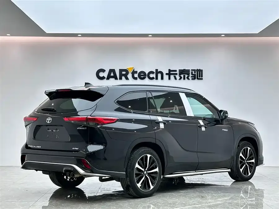 Toyota Crown Land Crown Land 2021 2.5L HEV 4WD Premium Edition 2022 — миниатюра 2