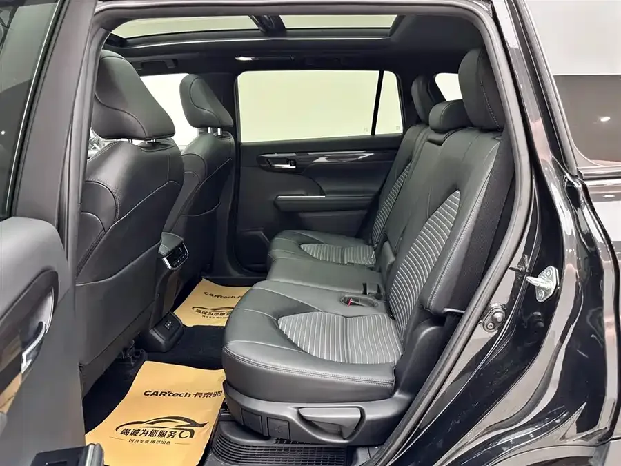 Toyota Crown Land Crown Land 2021 2.5L HEV 4WD Premium Edition 2022 — миниатюра 3