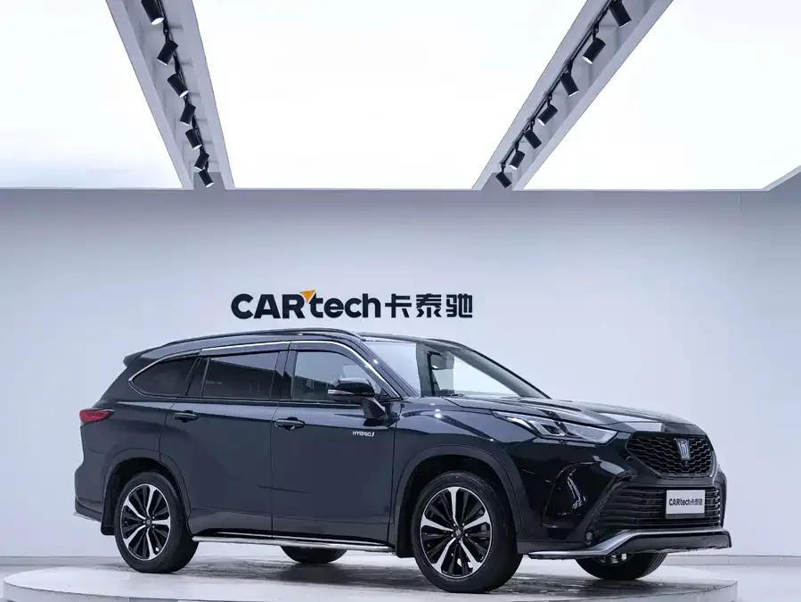 Toyota Crown Land Crown Land 2021 2.5L HEV 4WD Premium Edition 2022 — миниатюра 2