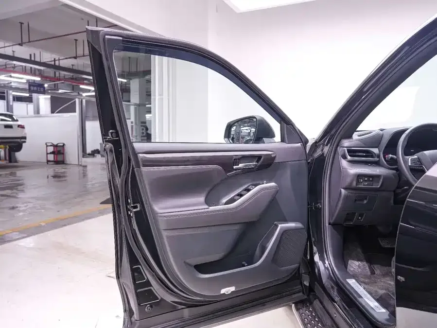 Toyota Crown Land Crown Land 2021 2.5L HEV 4WD Premium Edition 2022 — миниатюра 4