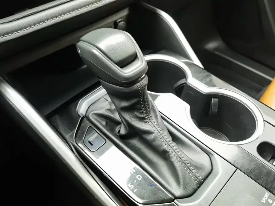 Toyota Crown Land Crown Land 2022 2.5L HEV 4WD Elite Edition 2023 — миниатюра 4