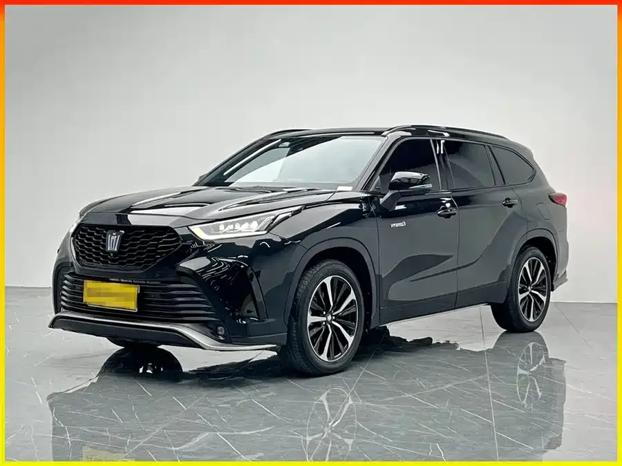 Toyota Crown Land 2022