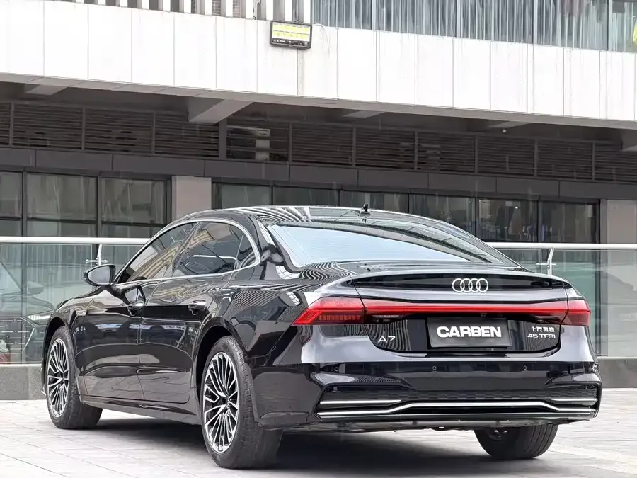 Audi A7L 2024 45TFSI S-line Dream Flow Crystal Set 2024 — миниатюра 4