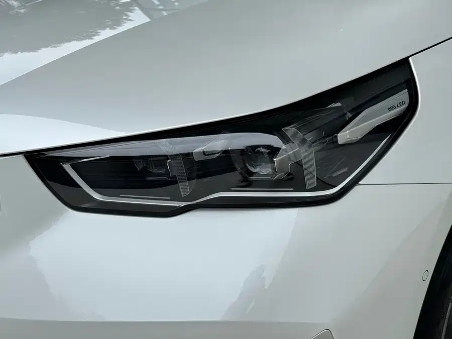 BMW i5 2024 eDrive 35L Luxury Package 2024 — миниатюра 3