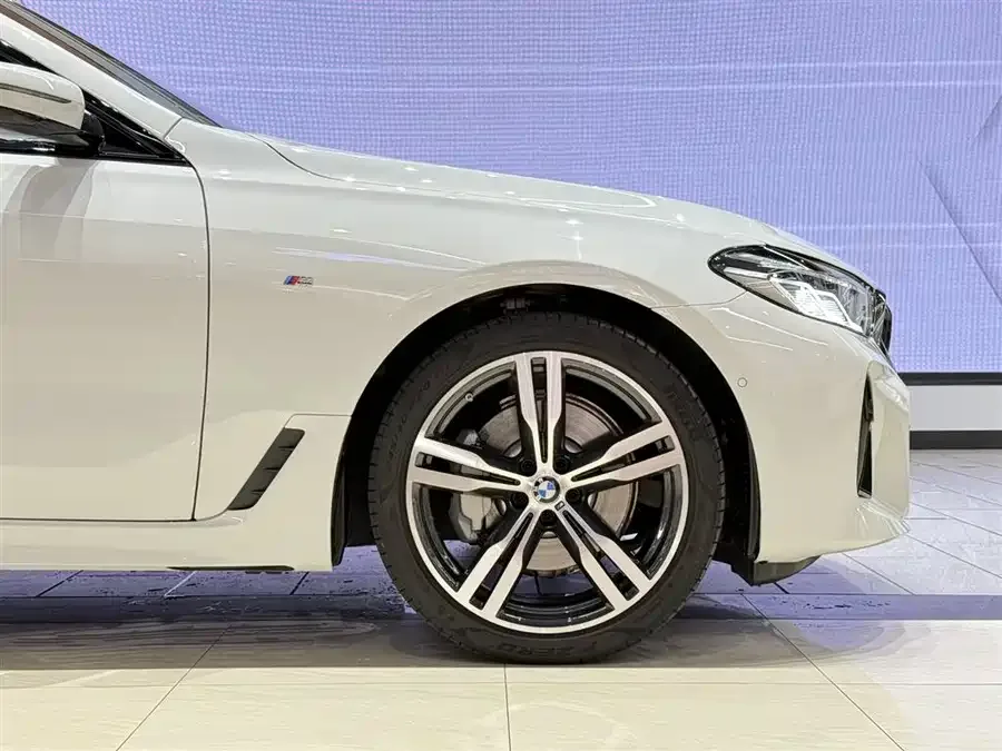BMW 6 Series GT 2022 630i M Sport Package 2024 — миниатюра 2