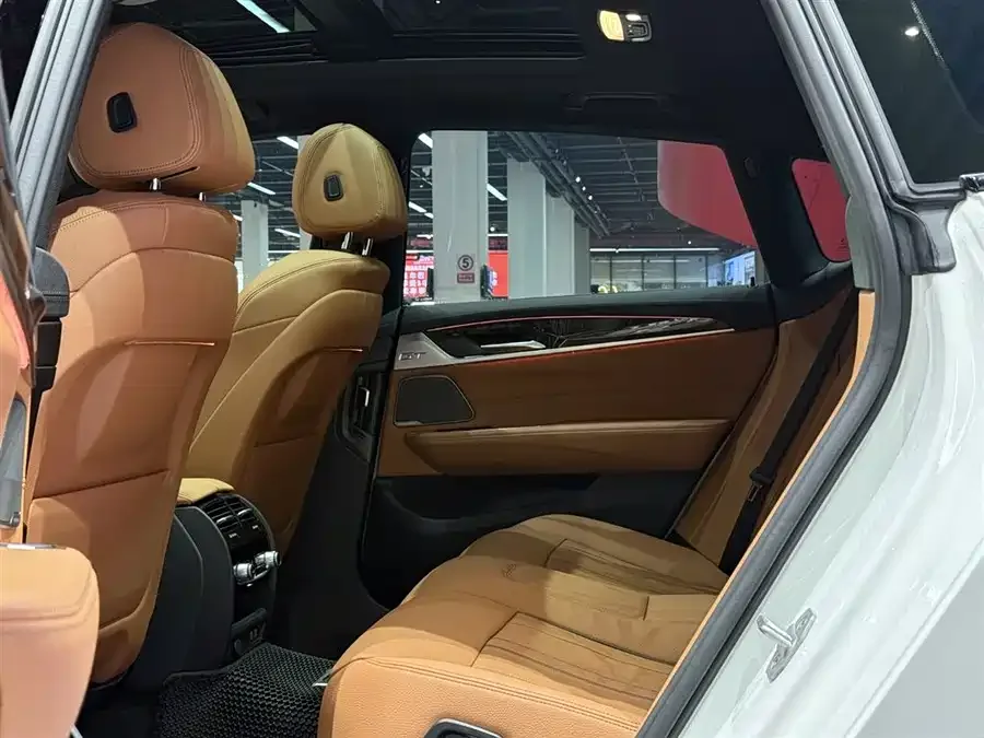 BMW 6 Series GT 2022 630i M Sport Package 2024 — миниатюра 5