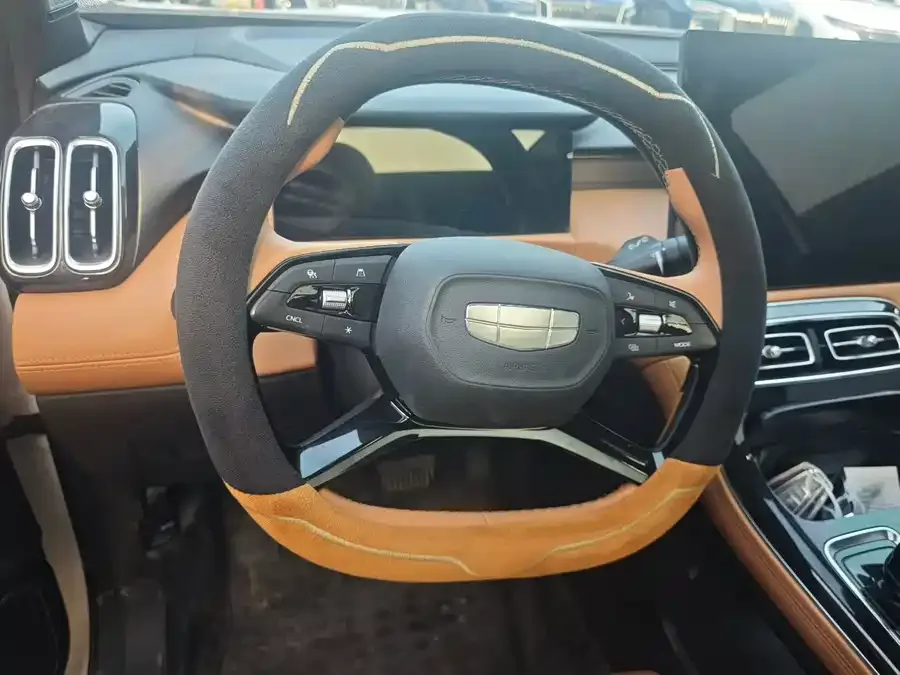 Geely Atlas L Boyue L 2025 fourth generation 1.5TD DCT Jinxiu 2025 — миниатюра 2