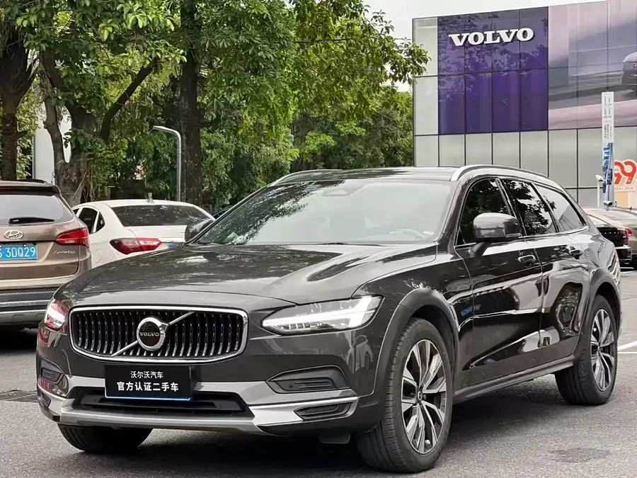 Volvo V90 2022 Cross Country B5 AWD Zhiyuan Edition 2022 — фото 1, купить с доставкой в Москву