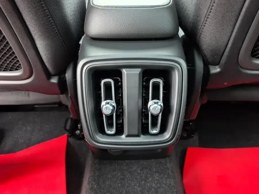 Volvo XC40 2022 T3 Zhixing Fashion Edition 2022 — миниатюра 4